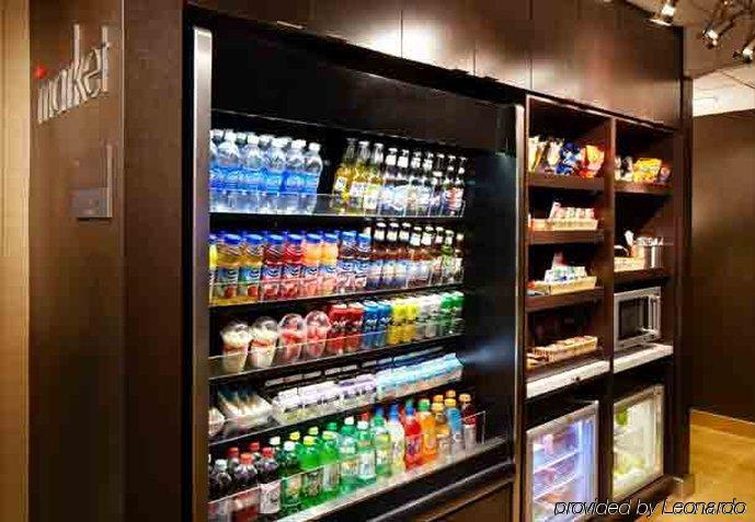 ホテル コートヤード クリーブランドウィロビー レストラン 写真